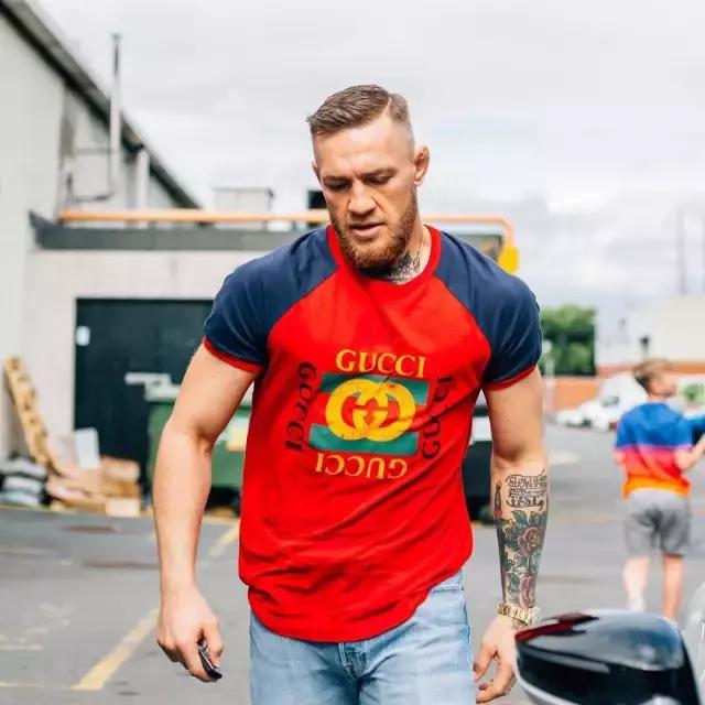 擂台上的神，生活中的潮人，这样的拳王有点酷！