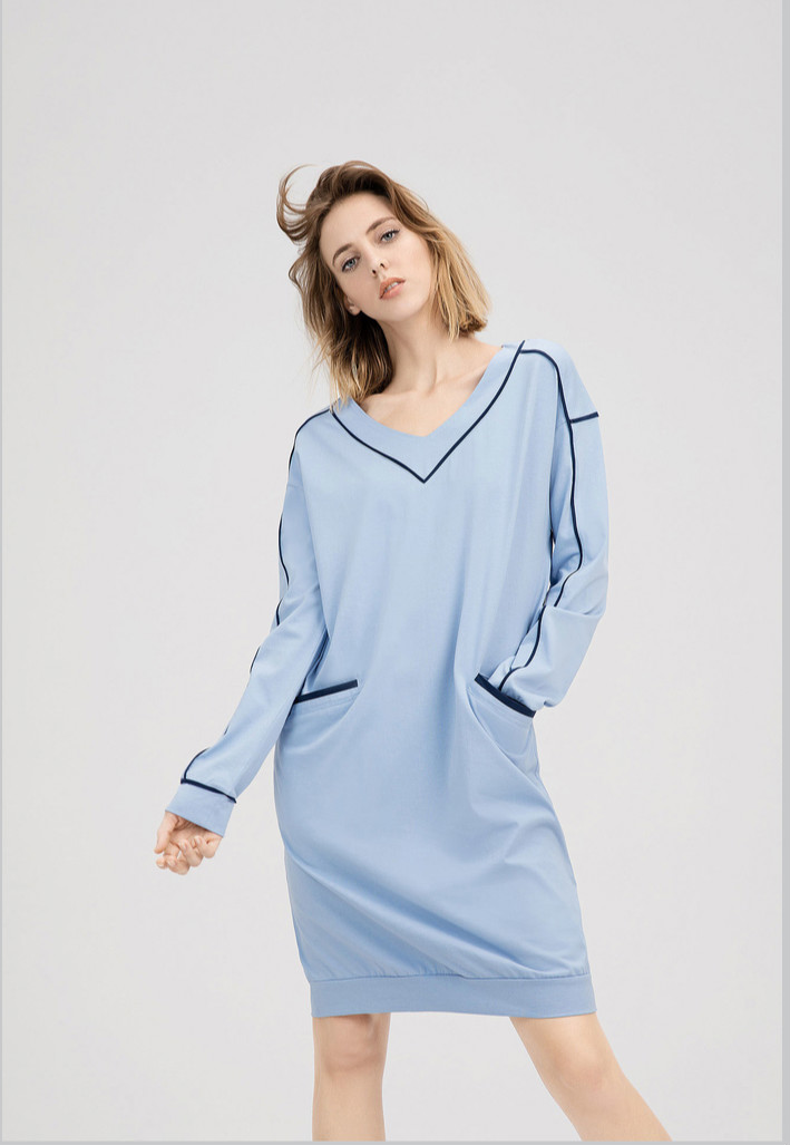 感觉自己怎么穿衣服都像大妈,在家像大妈出门像辣妈