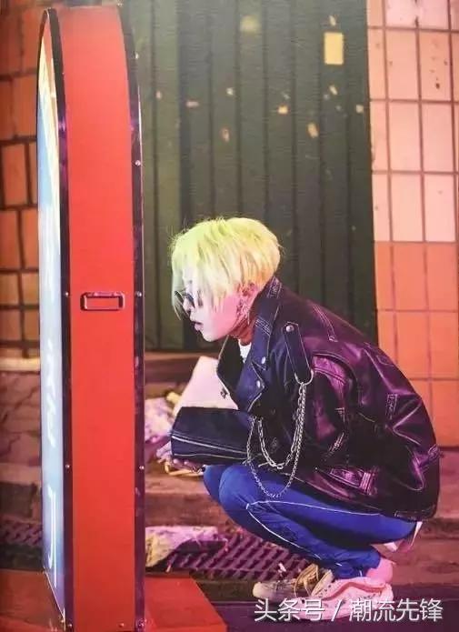 杨幂这双鞋子是什么牌子的,杨幂最近穿的回力小白鞋