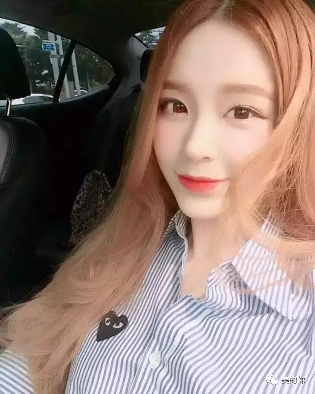 黄皮适合染什么颜色的发色显白,换发色耐看