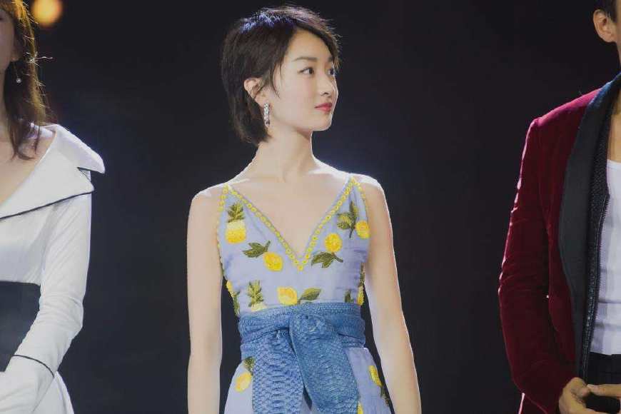 周冬雨身材高级感,周冬雨的身材应该怎么穿搭