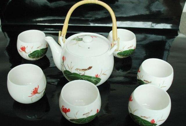 买一套瓷器茶具,买了一套汝窑茶具没有茶漏