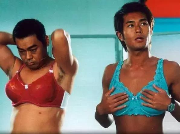 衣服上身太露领口太大怎么办,衣服太露用什么遮挡肩膀