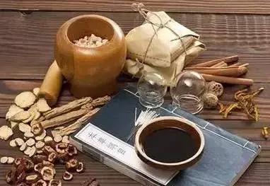 遮眼袋步骤图大全,三个动作去除大眼袋年轻18岁