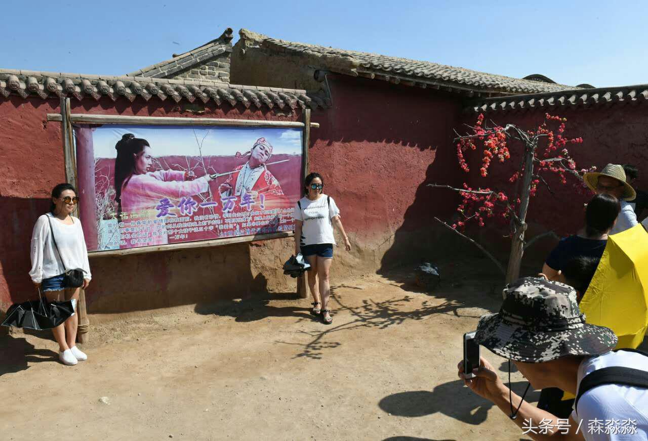 西部影视城荒凉,西部影视城漫天黄沙