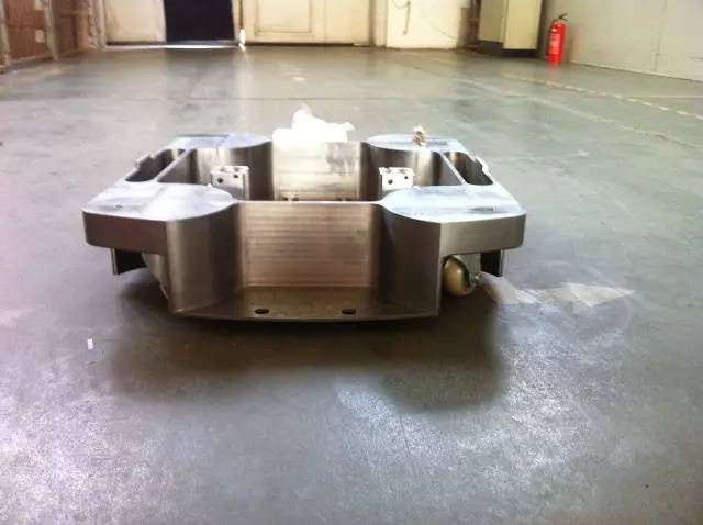 北大毕业，码头工作，学亚马逊，仓库创业三年，死磕机器人，今获菜鸟近2亿投资，和京东阿里做生意