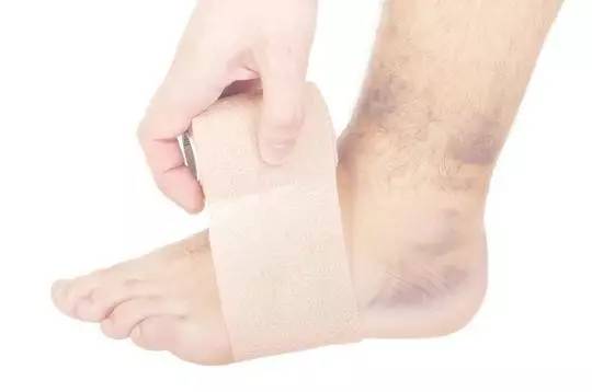 骨折卧床老人护理常识,胸椎骨折护理与康复