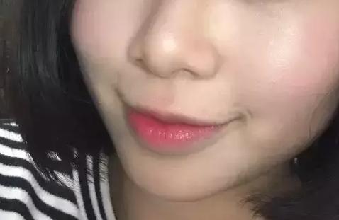 黄皮怎么选口红ysl,黄皮适合的口红显白大牌