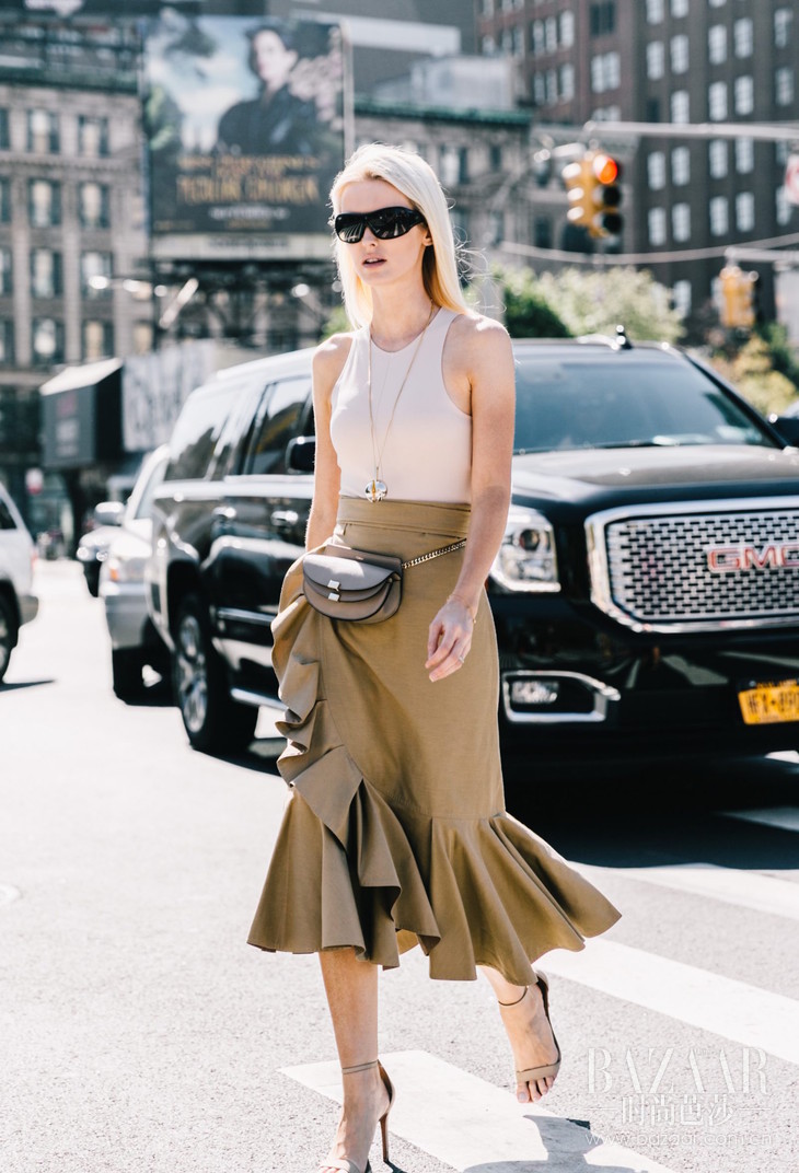 小短腿怎样穿才显高,小短腿怎么穿裙子才好看