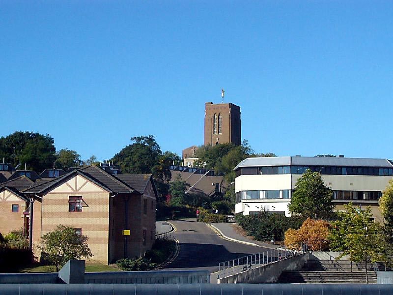 萨里大学好不好？学习环境怎么样？