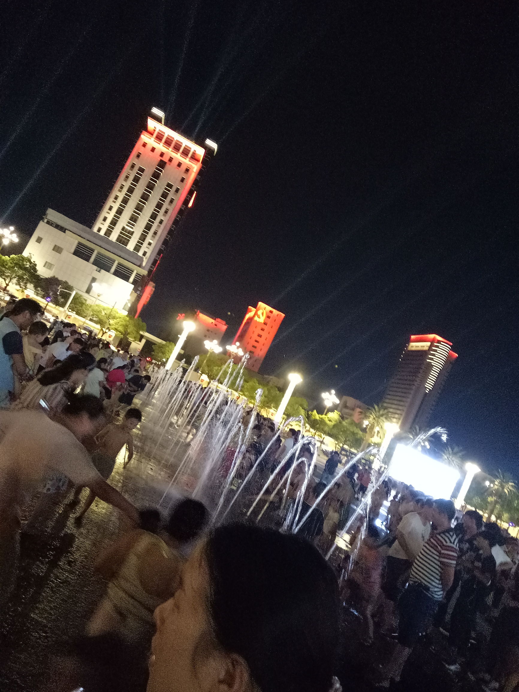 南昌八一广场改造花了多少钱,南昌市八一广场改造工程