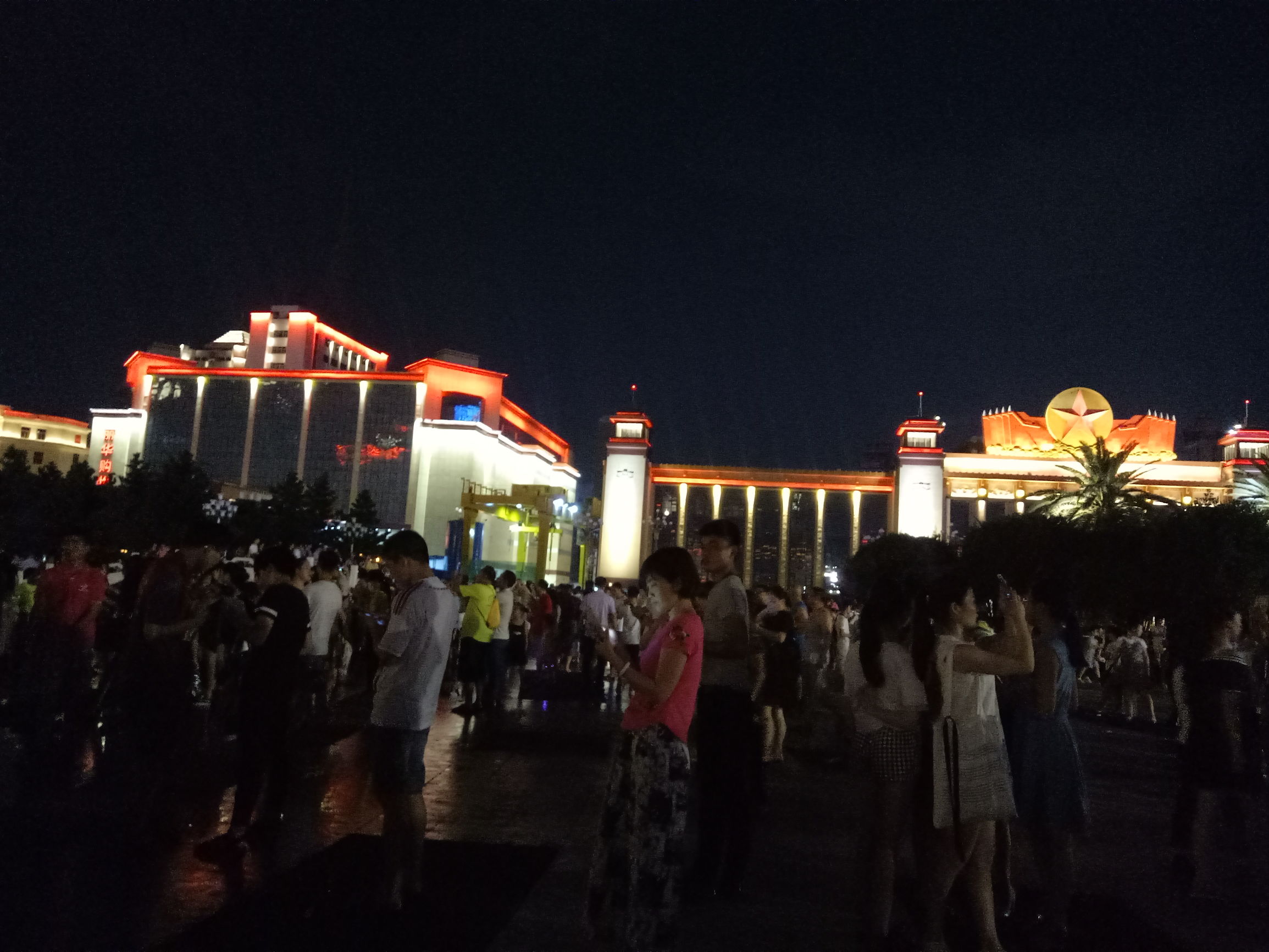 南昌八一广场改造花了多少钱,南昌市八一广场改造工程