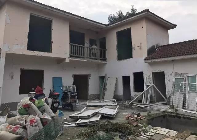 90后帅哥花3000元爆改出租屋后，又买了个破院子