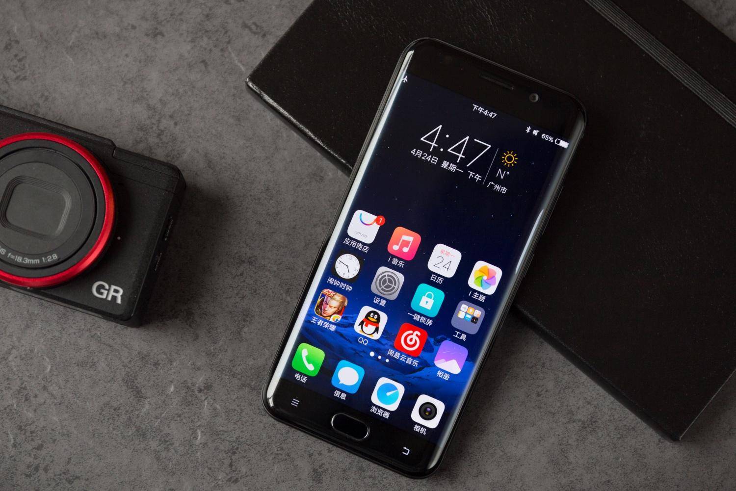 手机也分高，中，低！但能满足消费者的也许就只有vivo了