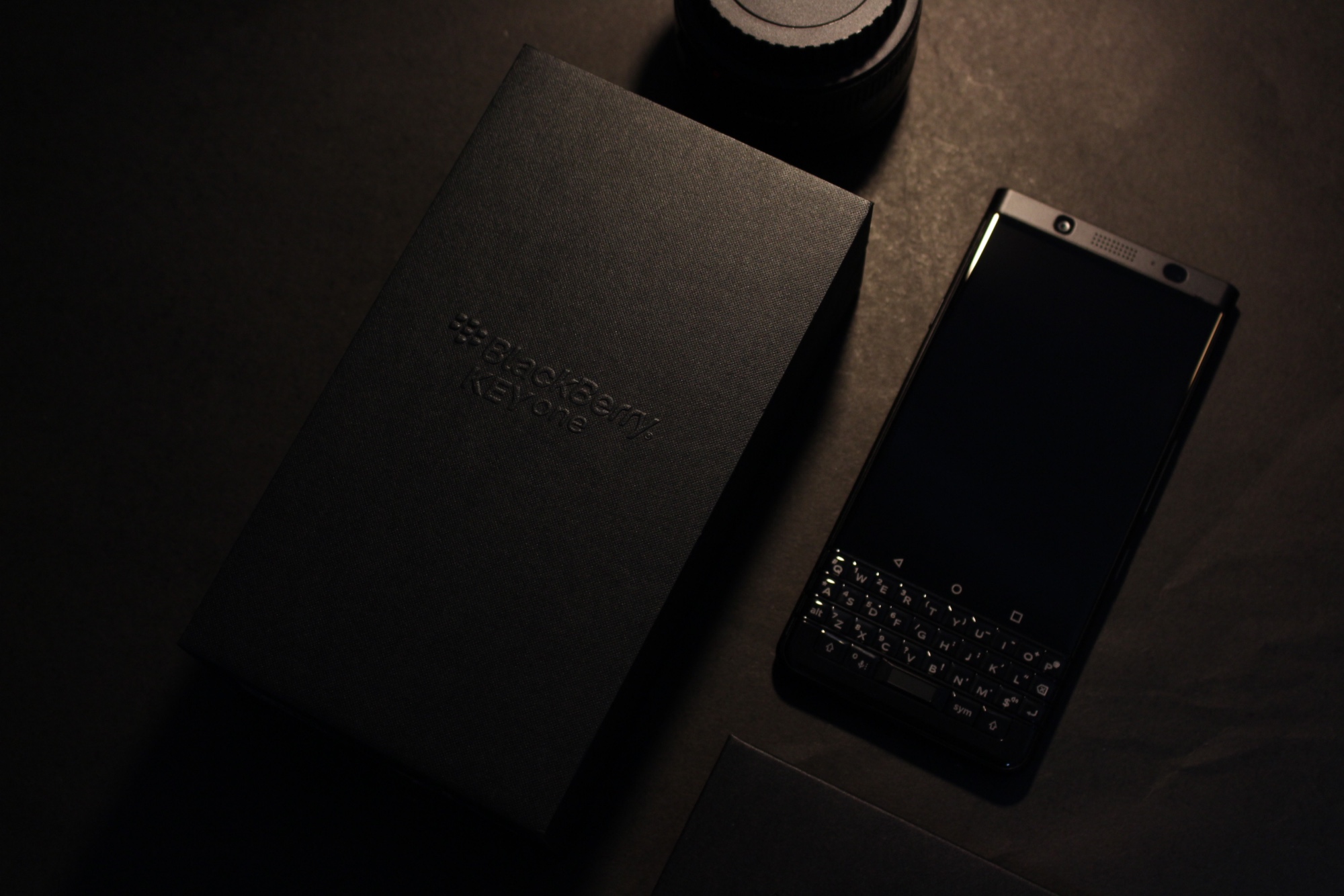 黑莓KeyOne国行上手评测：全键盘情怀的又一次升华