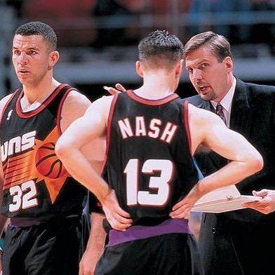 NBA90年代中的9大球衣，在你看来哪件最好看？