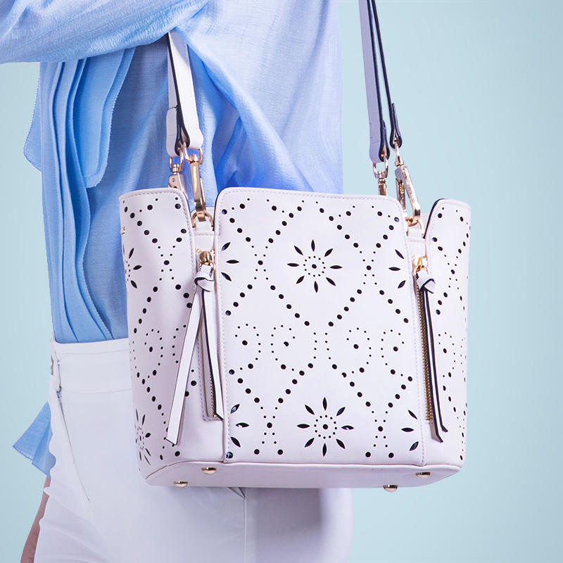 女儿童出游双肩包,初中女生旅游背的双肩包