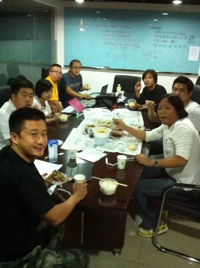 吴京鸭血粉丝汤,吴京南京吃的鸭血粉丝