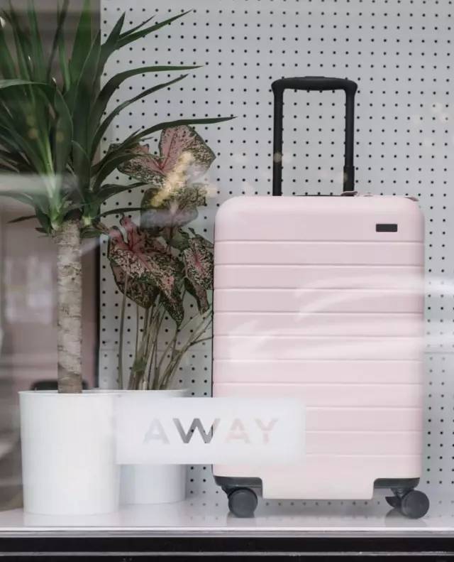 1家实体店2年卖出100,000+的行李箱，到底有啥牛逼的？