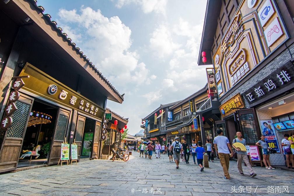 王健林为什么在丹寨建万达小镇,万达王健林与丹寨