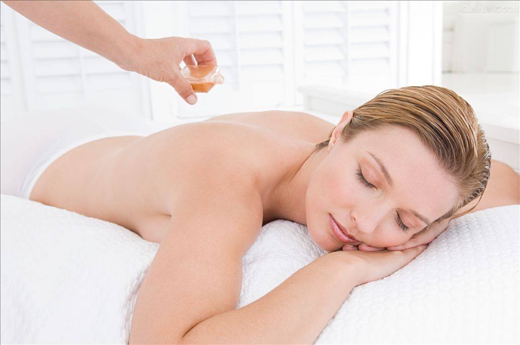 橄榄油除了做菜还能干嘛,橄榄油也可以炒菜