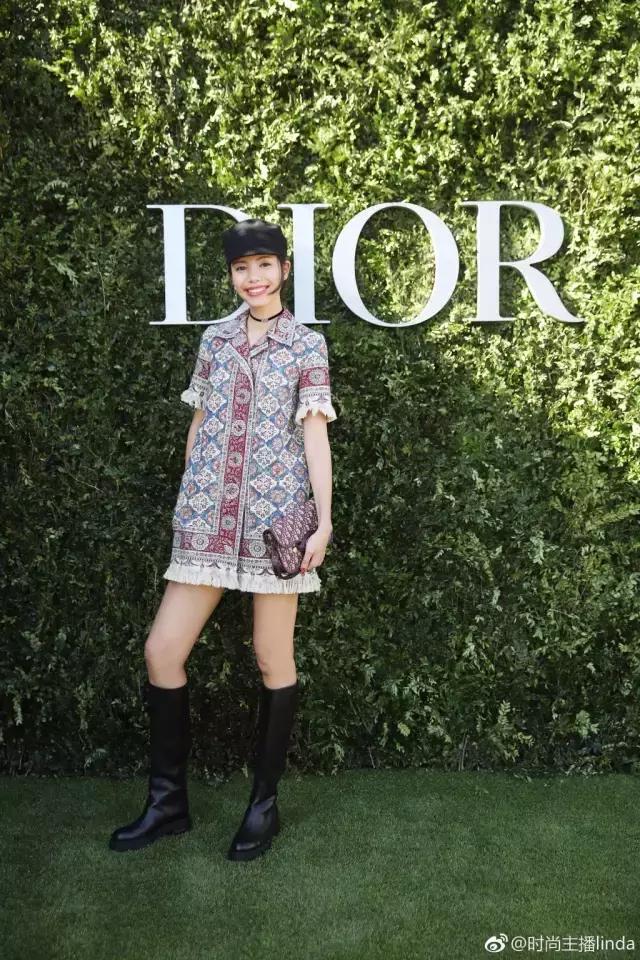 大嘴短发被讽“怪物”，如今逆袭时尚圈第一宠儿