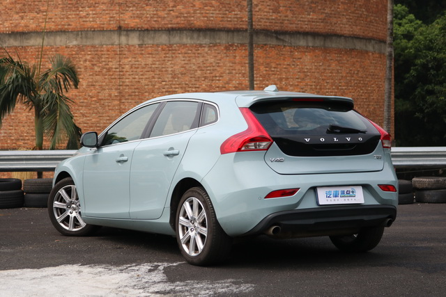 沃尔沃新款v40试驾,试驾沃尔沃v40