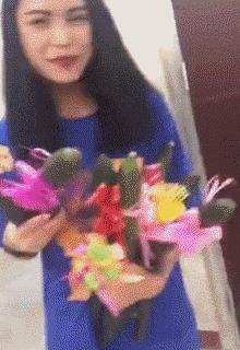 问男朋友送自己什么礼物,问男友送过前任什么礼物