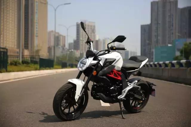 小幽灵ad125摩托评测,小幽灵ad125摩托车