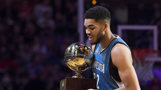 考神浓眉联手双塔,中锋凋零