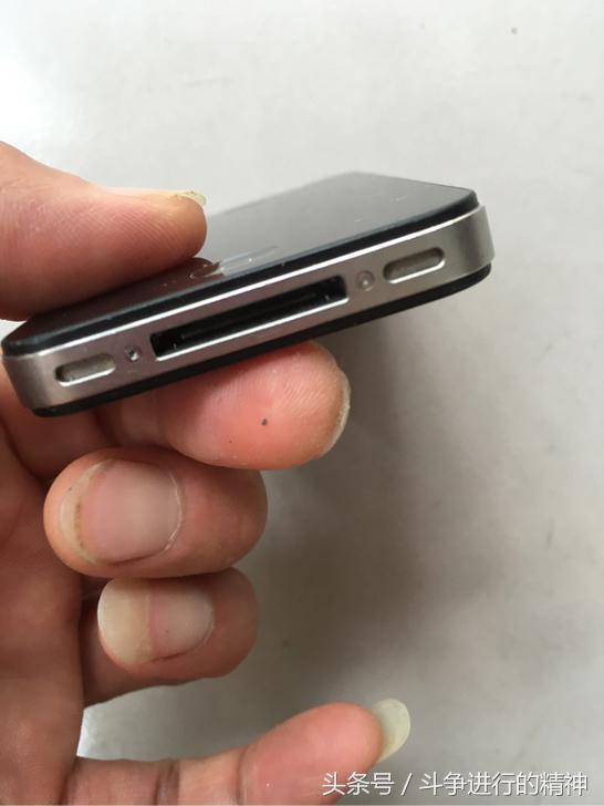 230买一台iPhone4s，收藏没毛病，同学笑我傻