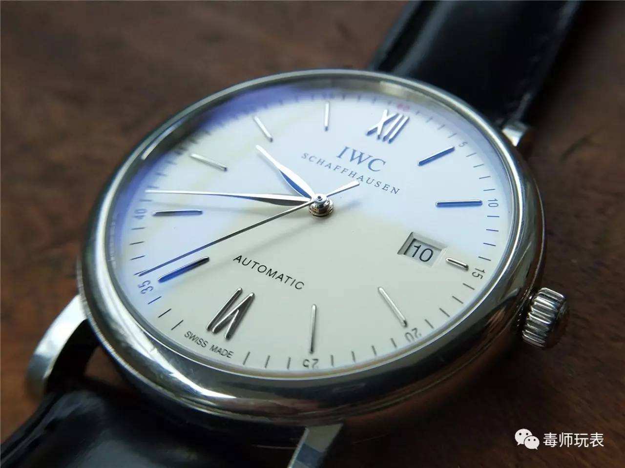 万国柏涛菲诺的秒针是弯的吗,iwc万国柏涛菲诺系列男士腕表