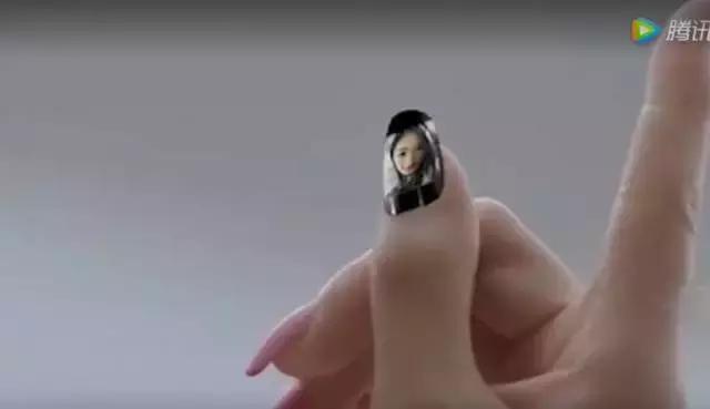 世界上最小手机测评,世界上最小的智能手机能有多耐用