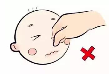 宝宝鼻梁塌捏捏会变高吗,小孩鼻梁捏得高吗