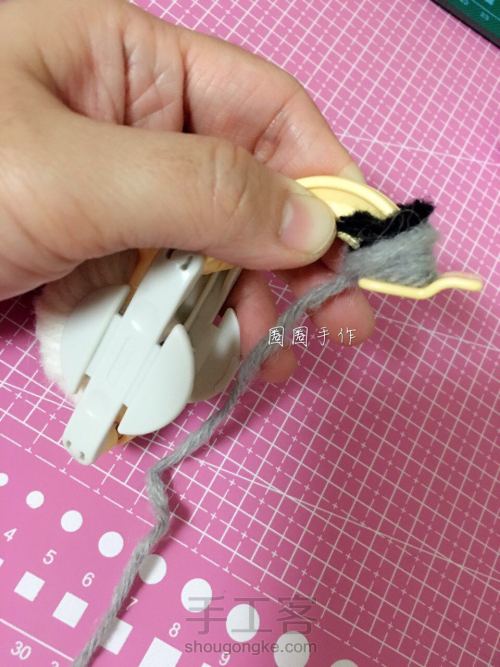 用小皮筋做戒指的小教程,做简单又漂亮的蝴蝶结戒指