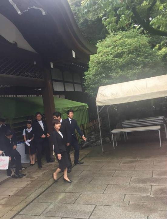 吴京到底是中国人还是英国人,吴京是满族正白旗还是正黄旗