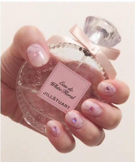 美甲饰品掉色了怎么办,美甲上的珍珠饰品掉色了怎么办