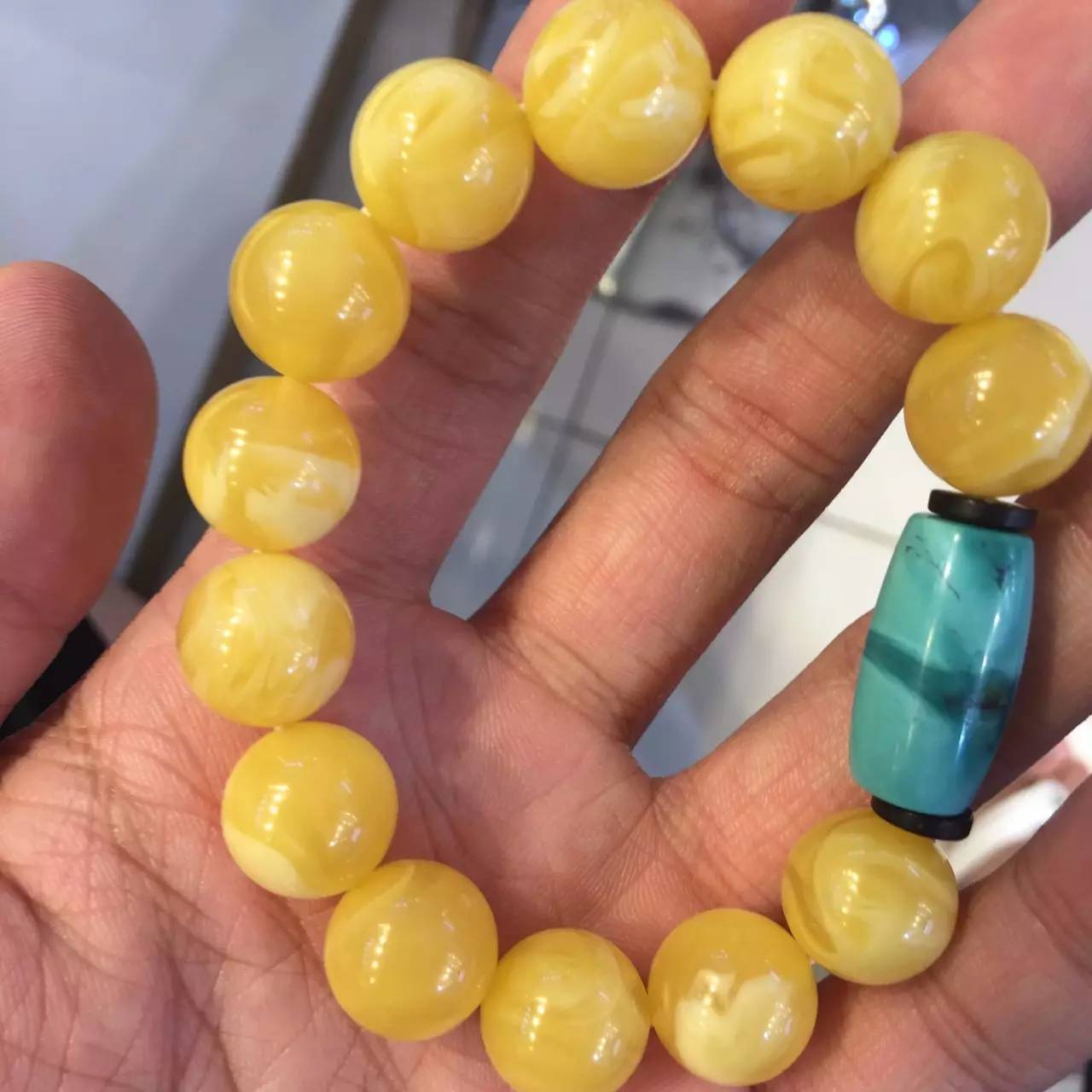 琥珀蜜蜡常见作假手段,琥珀蜜蜡鉴别方法大揭秘