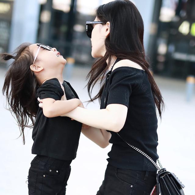 李小璐甜馨母女装,李小璐与甜馨母女装