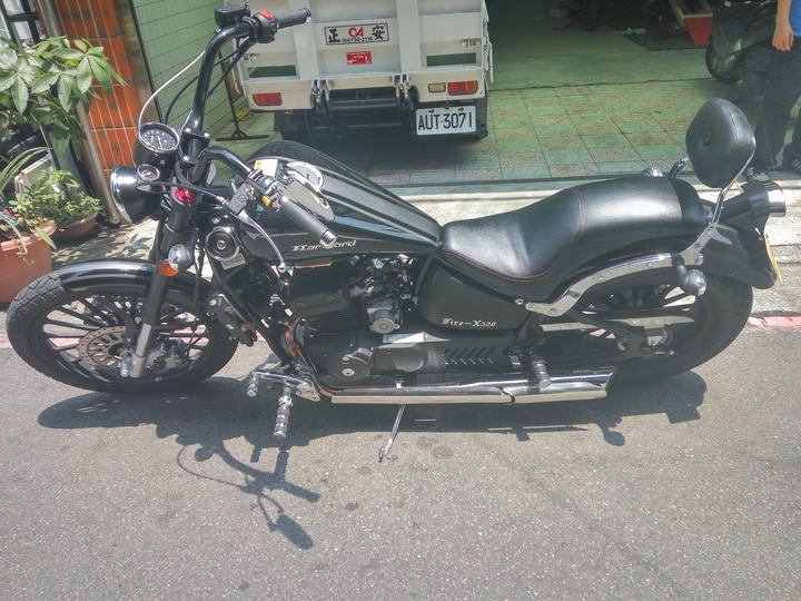 台湾越野车试驾视频,国产大鹰王摩托车