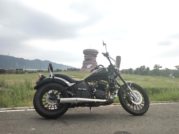 台湾越野车试驾视频,国产大鹰王摩托车