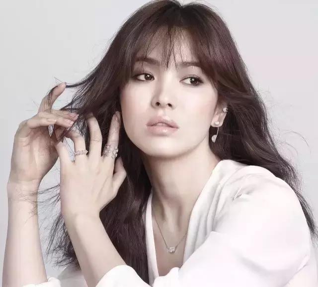 春季最想染的五款颜色,减龄显白染什么颜色好看