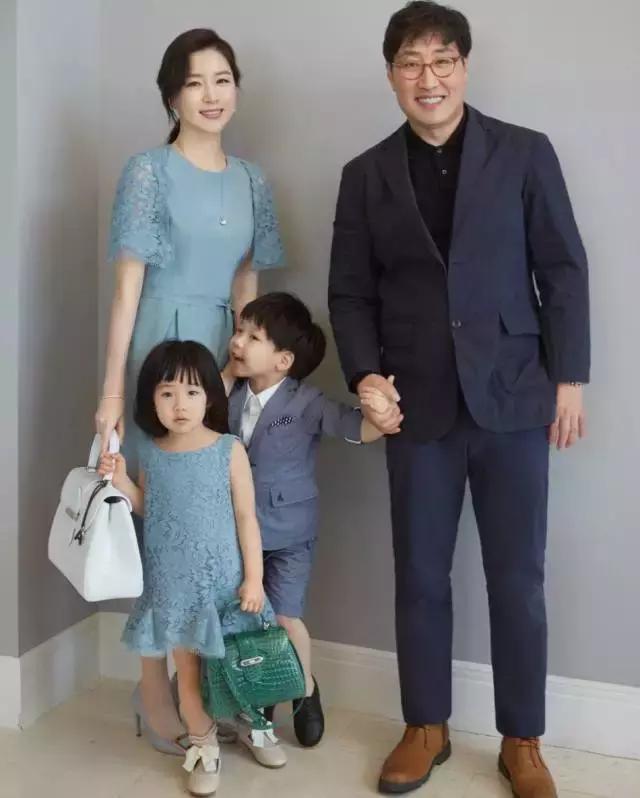 解锁逆龄冻龄美肌秘诀,四十岁以上的女性增肌冻龄抗衰老