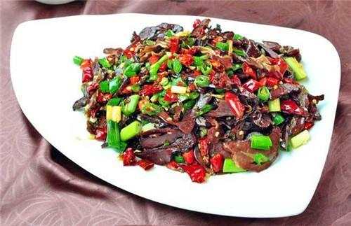 分享一个简单实用的腊味猪蹄、猪头肉、猪内脏做法