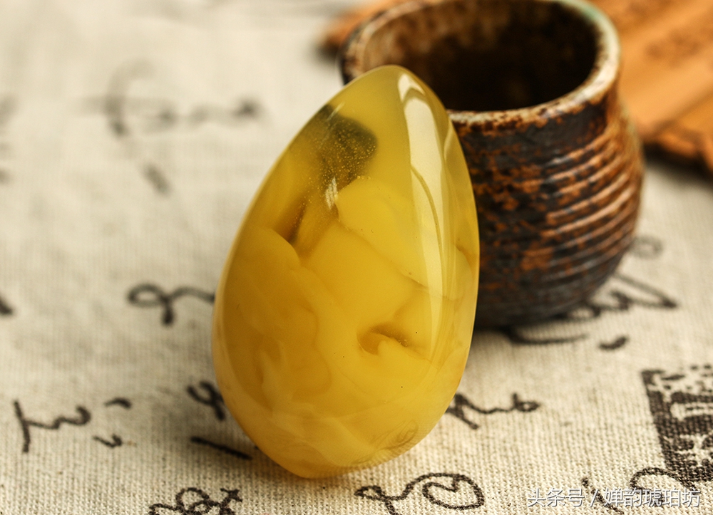 琥珀蜜蜡如何鉴别真伪,琥珀蜜蜡的鉴定方法有哪些