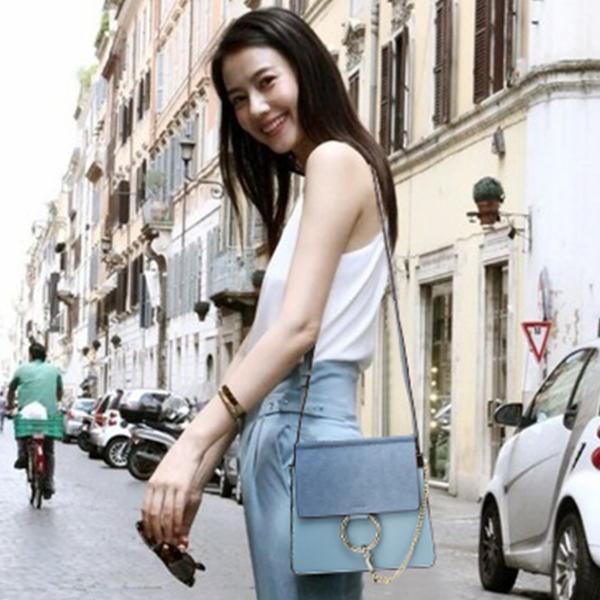 高圆圆的穿搭也太惊艳了,41岁高圆圆穿什么鞋