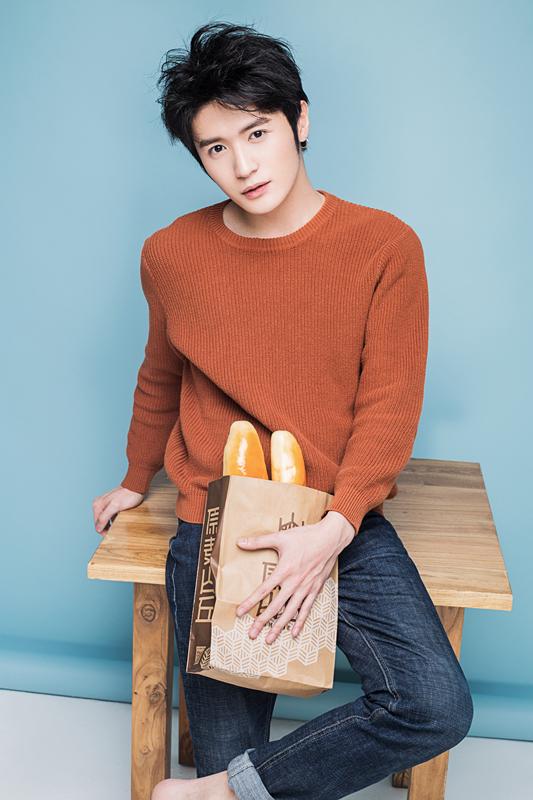 基拉度扮演者田理为新电影《心迷界》配音