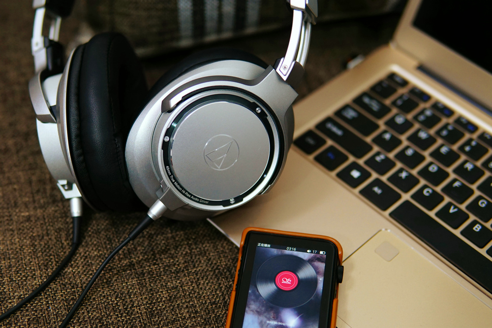 铁三角athsr9头戴式耳机,铁三角ath-twx95.2蓝牙耳机测评