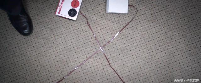 图解电影《招魂2》｜恶鬼折磨萝莉的一百种方法，被吓到漏尿