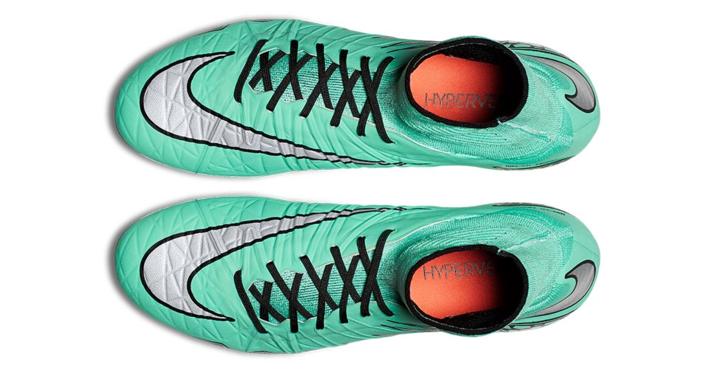 足球大钉鞋推荐前十名,什么足球鞋适合传球